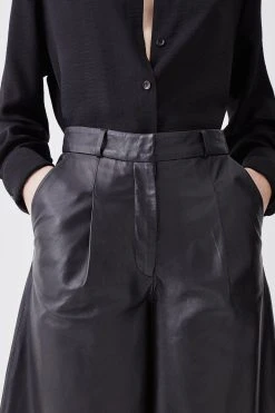 Karen Millen Leather Walking Short -Karen Millen shop black leather walking short 1 4