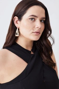 Karen Millen Plus Structured Crepe Halter Neck Belted Wide Leg Jumpsuit -Karen Millen shop black plus structured crepe halter neck belted wide leg jumpsuit 4