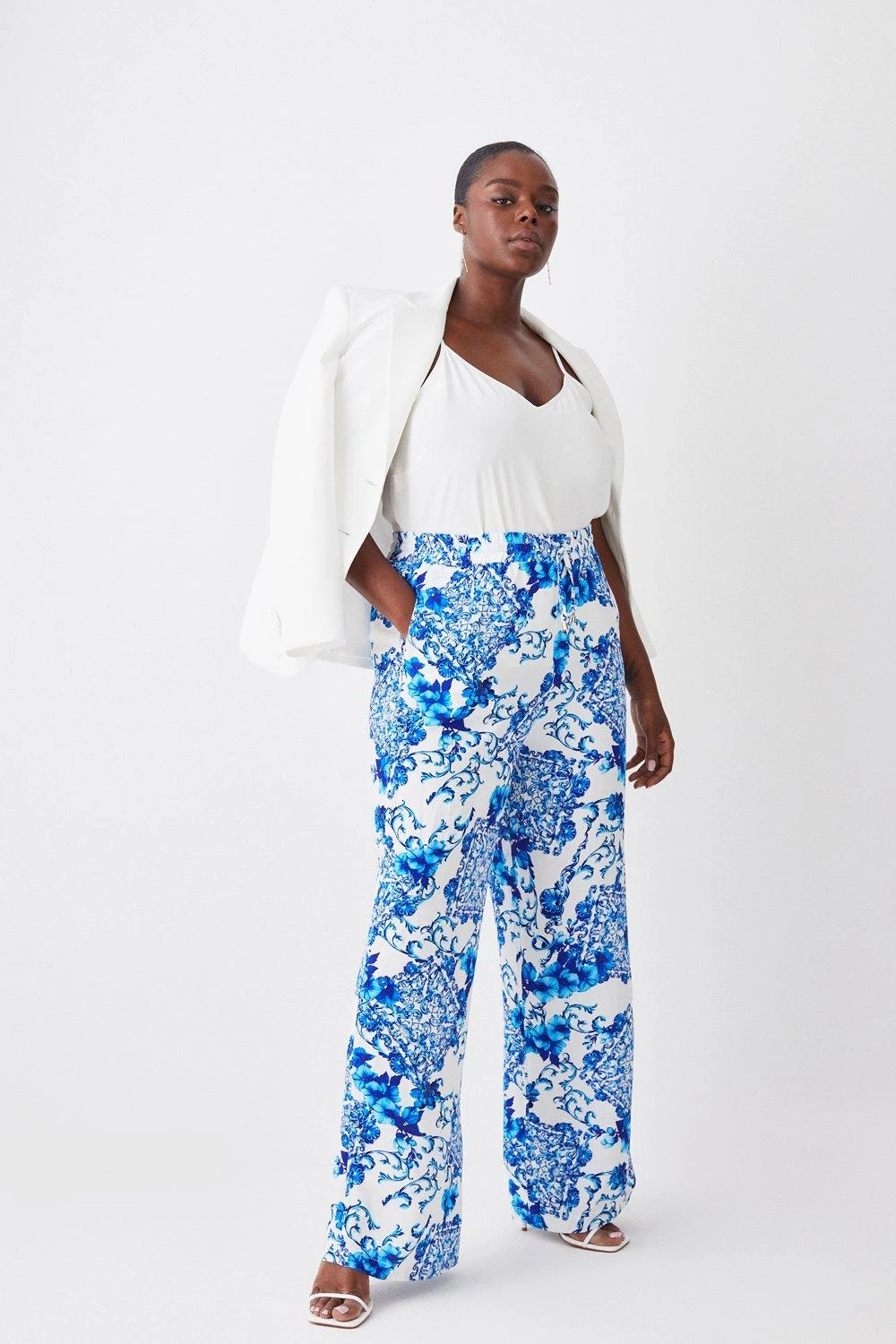 Karen Millen Plus Size Baroque Tile Woven Wide Leg Trouser 4 Karen Millen Plus Size Baroque Tile Woven Wide Leg Trouser - Image 2