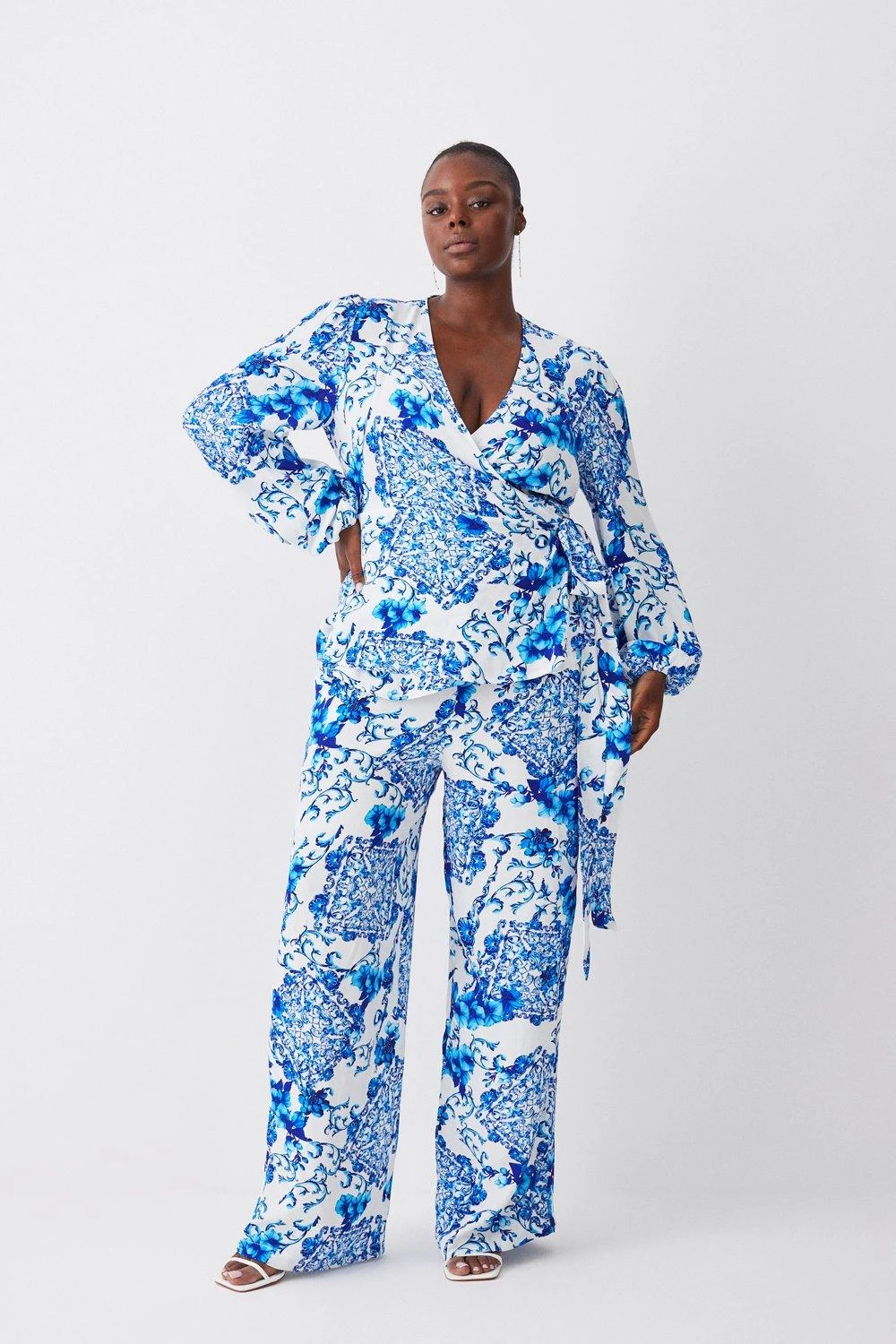 Karen Millen Plus Size Baroque Tile Woven Wide Leg Trouser 3 Karen Millen Plus Size Baroque Tile Woven Wide Leg Trouser