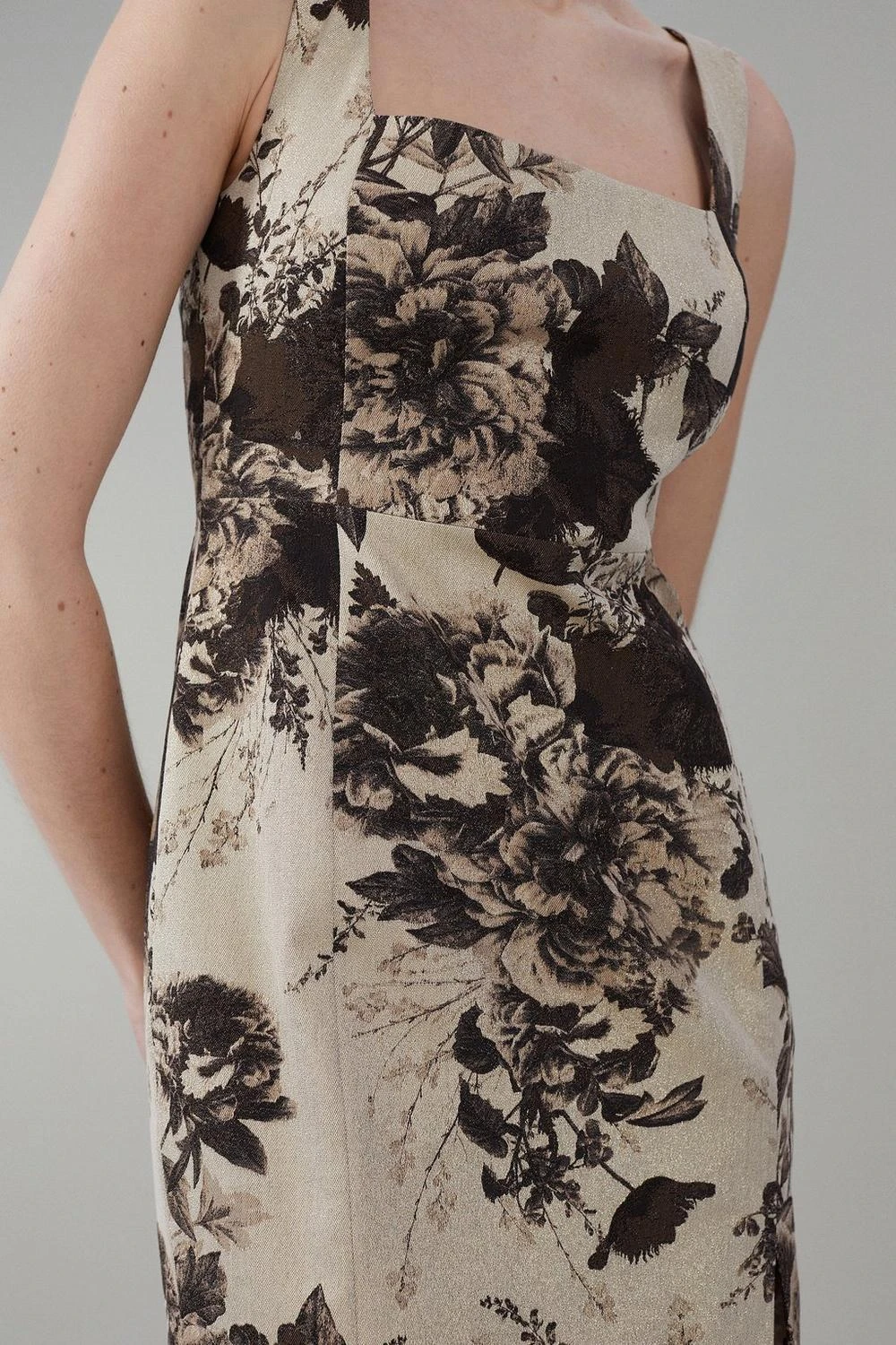 Karen Millen Italian Rose Stretch Jacquard Pencil Midi Dress 4 Karen Millen Italian Rose Stretch Jacquard Pencil Midi Dress - Image 2