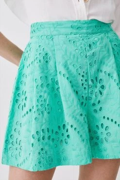 Karen Millen Broderie Woven Short 8 Karen Millen Broderie Woven Short -Karen Millen shop green broderie woven short 1