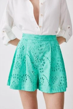 Karen Millen Broderie Woven Short 9 Karen Millen Broderie Woven Short -Karen Millen shop green broderie woven short 2