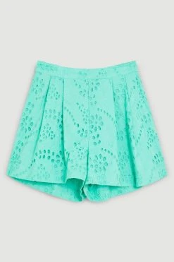Karen Millen Broderie Woven Short 11 Karen Millen Broderie Woven Short -Karen Millen shop green broderie woven short 4