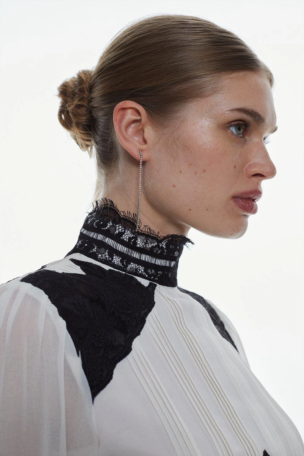 Karen Millen Mixed Lace & Embroidered Woven Blouse 5 Karen Millen Mixed Lace & Embroidered Woven Blouse - Image 3