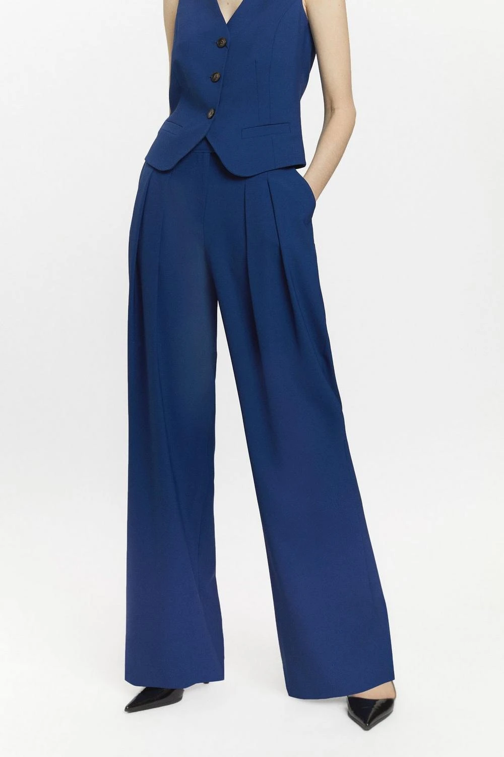 Karen Millen Polished Stretch Wool Blend Pleated Wide Leg Trousers 5 Karen Millen Polished Stretch Wool Blend Pleated Wide Leg Trousers - Image 3