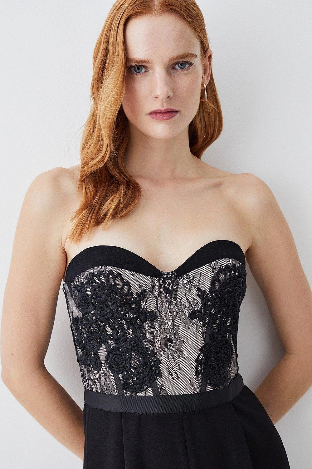 Karen Millen Petite Lace Embroidered Woven Jumpsuit 6 Karen Millen Petite Lace Embroidered Woven Jumpsuit - Image 4