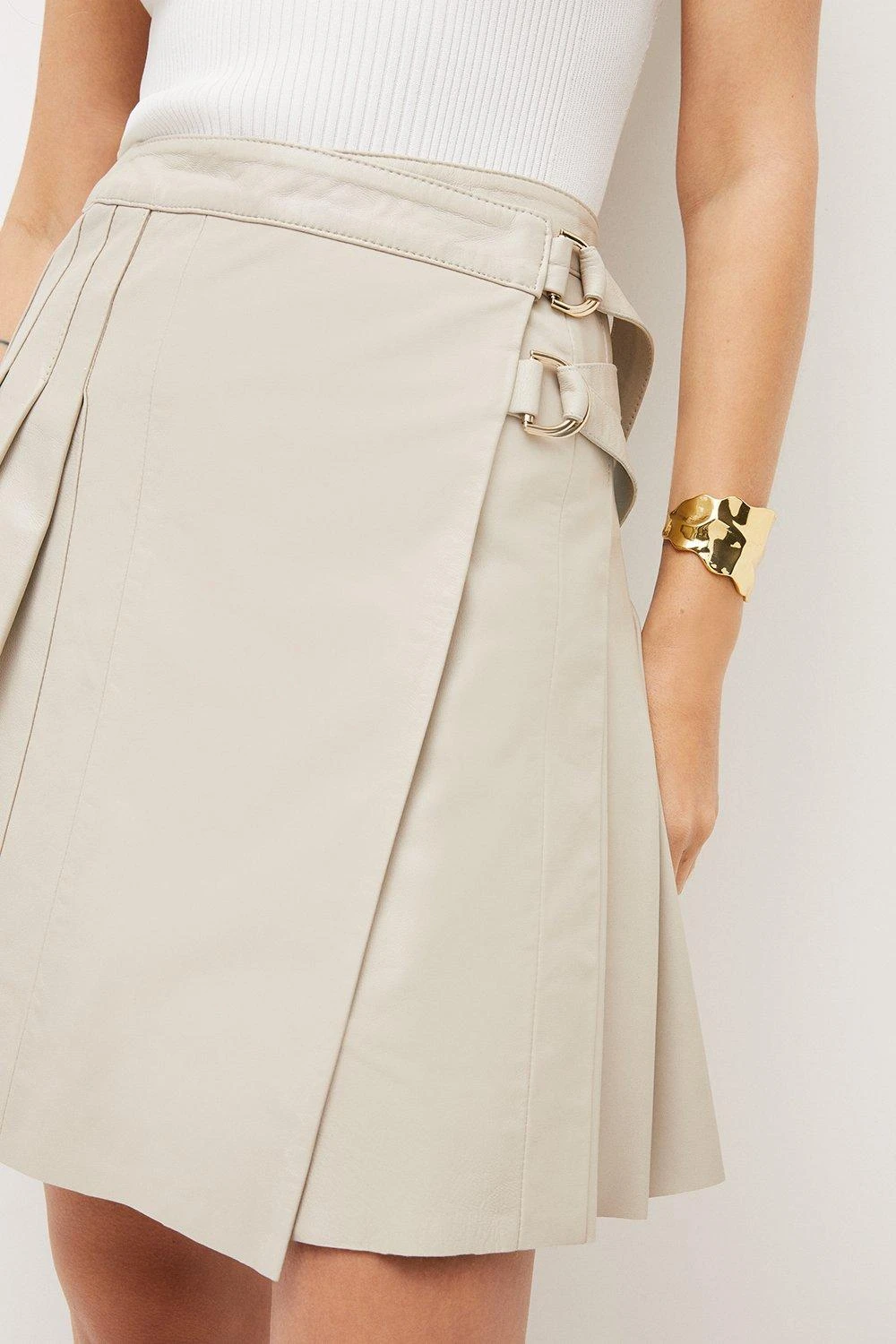 Karen Millen Leather Pleated Buckle Kilt Skirt 6 Karen Millen Leather Pleated Buckle Kilt Skirt - Image 4