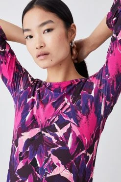 Karen Millen Half Sleeve Slash Neck Printed Viscose Blend T-shirt 12 Karen Millen Half Sleeve Slash Neck Printed Viscose Blend T-shirt -Karen Millen shop pink half sleeve slash neck printed viscose blend t shirt 4