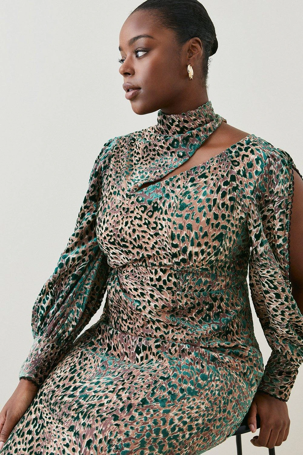 Karen Millen Plus Size Velvet Animal Devoure Woven Maxi Dress 5 Karen Millen Plus Size Velvet Animal Devoure Woven Maxi Dress - Image 3