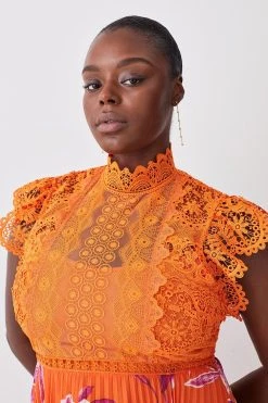 Karen Millen Plus Size Guipure Lace Mirrored Floral Pleat Midi Dress -Karen Millen shop red plus size guipure lace mirrored floral pleat midi dress 2