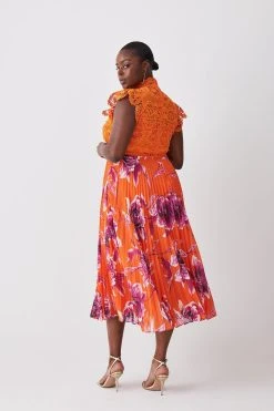 Karen Millen Plus Size Guipure Lace Mirrored Floral Pleat Midi Dress -Karen Millen shop red plus size guipure lace mirrored floral pleat midi dress 4