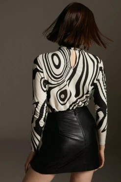 Karen Millen Leather Ruched Side Mini Skirt -Karen Millen shop black leather ruched side mini skirt 3