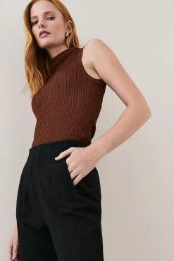 Karen Millen Slim Fit Crop Darted Waist Tailored Trouser 11 Karen Millen Slim Fit Crop Darted Waist Tailored Trouser -Karen Millen shop black slim fit crop darted waist tailored trouser 4