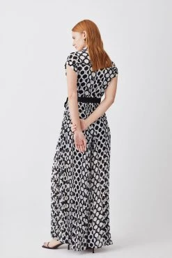 Karen Millen Mono Geo Pleat Detail Belted Woven Jumpsuit 10 Karen Millen Mono Geo Pleat Detail Belted Woven Jumpsuit -Karen Millen shop mono geo pleat detail belted woven jumpsuit 3